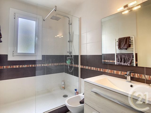 Appartement F4 à vendre - 4 pièces - 91.53 m2 - PERPIGNAN - 66 - LANGUEDOC-ROUSSILLON - Century 21 Terres Catalanes Appartement F4 à vendre - 4 pièces - 91.53 m2 - PERPIGNAN - 66 - LANGUEDOC-ROUSSILLON - Century 21 Terres Catalanes
