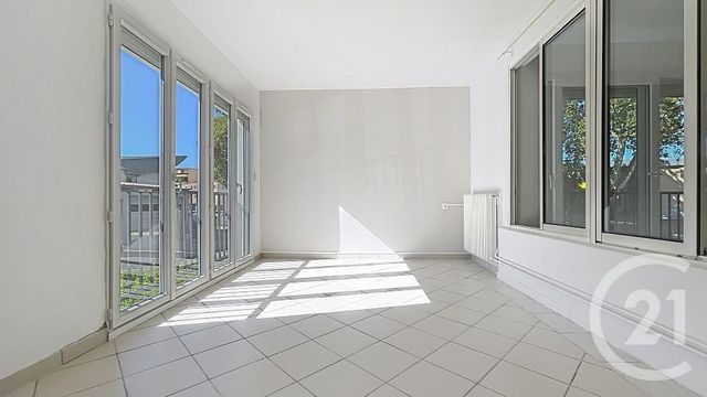 Appartement F3 à louer - 3 pièces - 71.07 m2 - PERPIGNAN - 66 - LANGUEDOC-ROUSSILLON - Century 21 Terres Catalanes