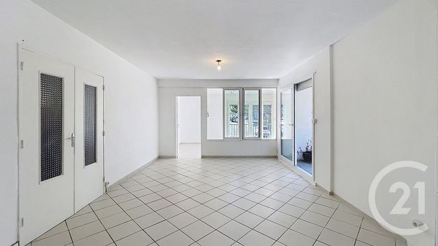Appartement F3 à louer - 3 pièces - 71.07 m2 - PERPIGNAN - 66 - LANGUEDOC-ROUSSILLON - Century 21 Terres Catalanes