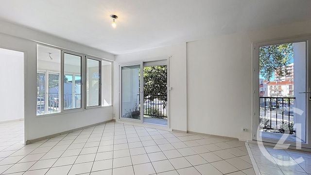 Appartement F3 à louer - 3 pièces - 71.07 m2 - PERPIGNAN - 66 - LANGUEDOC-ROUSSILLON - Century 21 Terres Catalanes