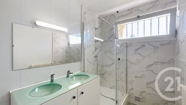 Appartement F3 à louer - 3 pièces - 71.07 m2 - PERPIGNAN - 66 - LANGUEDOC-ROUSSILLON - Century 21 Terres Catalanes