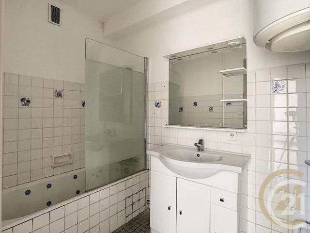Appartement F3 à vendre - 3 pièces - 58.9 m2 - PERPIGNAN - 66 - LANGUEDOC-ROUSSILLON - Century 21 Terres Catalanes Appartement F3 à vendre - 3 pièces - 58.9 m2 - PERPIGNAN - 66 - LANGUEDOC-ROUSSILLON - Century 21 Terres Catalanes