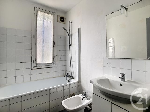 Appartement F4 à vendre - 4 pièces - 83.33 m2 - PERPIGNAN - 66 - LANGUEDOC-ROUSSILLON - Century 21 Terres Catalanes Appartement F4 à vendre - 4 pièces - 83.33 m2 - PERPIGNAN - 66 - LANGUEDOC-ROUSSILLON - Century 21 Terres Catalanes