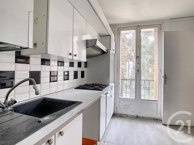Appartement F4 à vendre - 4 pièces - 83.33 m2 - PERPIGNAN - 66 - LANGUEDOC-ROUSSILLON - Century 21 Terres Catalanes Appartement F4 à vendre - 4 pièces - 83.33 m2 - PERPIGNAN - 66 - LANGUEDOC-ROUSSILLON - Century 21 Terres Catalanes
