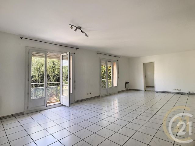Appartement F4 à vendre - 4 pièces - 93.51 m2 - PERPIGNAN - 66 - LANGUEDOC-ROUSSILLON - Century 21 Terres Catalanes Appartement F4 à vendre - 4 pièces - 93.51 m2 - PERPIGNAN - 66 - LANGUEDOC-ROUSSILLON - Century 21 Terres Catalanes