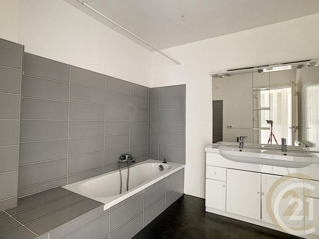Appartement F4 à vendre - 4 pièces - 93.51 m2 - PERPIGNAN - 66 - LANGUEDOC-ROUSSILLON - Century 21 Terres Catalanes Appartement F4 à vendre - 4 pièces - 93.51 m2 - PERPIGNAN - 66 - LANGUEDOC-ROUSSILLON - Century 21 Terres Catalanes