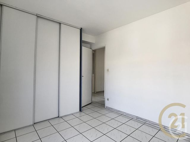 Appartement F4 à vendre - 4 pièces - 93.51 m2 - PERPIGNAN - 66 - LANGUEDOC-ROUSSILLON - Century 21 Terres Catalanes Appartement F4 à vendre - 4 pièces - 93.51 m2 - PERPIGNAN - 66 - LANGUEDOC-ROUSSILLON - Century 21 Terres Catalanes