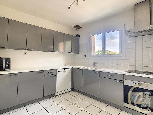Appartement F4 à vendre - 4 pièces - 93.51 m2 - PERPIGNAN - 66 - LANGUEDOC-ROUSSILLON - Century 21 Terres Catalanes Appartement F4 à vendre - 4 pièces - 93.51 m2 - PERPIGNAN - 66 - LANGUEDOC-ROUSSILLON - Century 21 Terres Catalanes