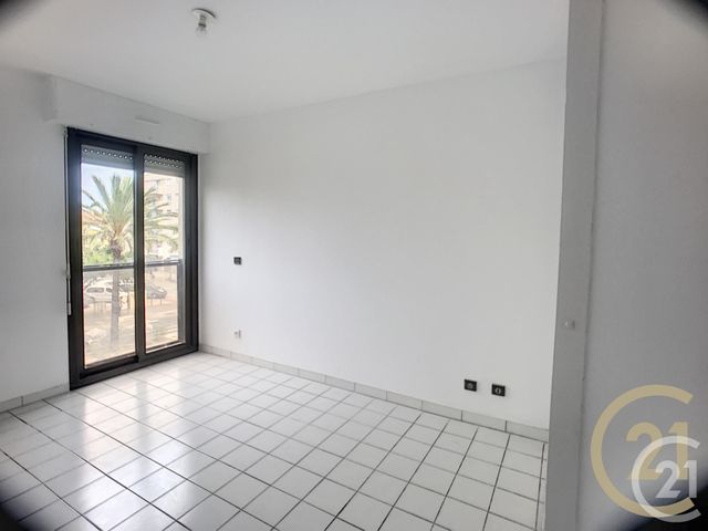 Appartement F3 à vendre - 3 pièces - 72.53 m2 - PERPIGNAN - 66 - LANGUEDOC-ROUSSILLON - Century 21 Terres Catalanes Appartement F3 à vendre - 3 pièces - 72.53 m2 - PERPIGNAN - 66 - LANGUEDOC-ROUSSILLON - Century 21 Terres Catalanes