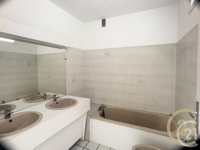 Appartement F3 à vendre - 3 pièces - 72.53 m2 - PERPIGNAN - 66 - LANGUEDOC-ROUSSILLON - Century 21 Terres Catalanes Appartement F3 à vendre - 3 pièces - 72.53 m2 - PERPIGNAN - 66 - LANGUEDOC-ROUSSILLON - Century 21 Terres Catalanes