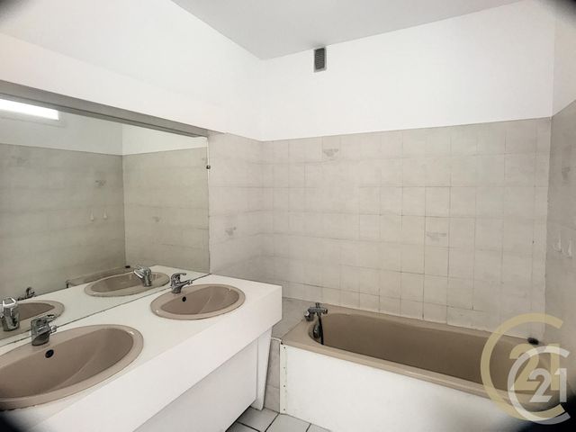 Appartement F3 à vendre - 3 pièces - 72.53 m2 - PERPIGNAN - 66 - LANGUEDOC-ROUSSILLON - Century 21 Terres Catalanes Appartement F3 à vendre - 3 pièces - 72.53 m2 - PERPIGNAN - 66 - LANGUEDOC-ROUSSILLON - Century 21 Terres Catalanes