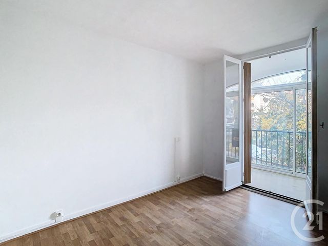 Afficher la photo en grand Appartement F3 à louer - 3 pièces - 69.11 m2 - PERPIGNAN - 66 - LANGUEDOC-ROUSSILLON - Century 21 Terres Catalanes