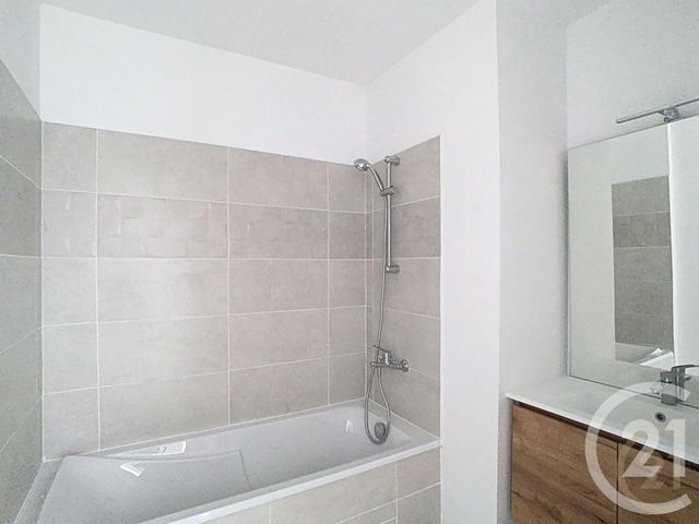 Afficher la photo en grand Appartement F3 à vendre - 3 pièces - 62.55 m2 - POLLESTRES - 66 - LANGUEDOC-ROUSSILLON - Century 21 Terres Catalanes