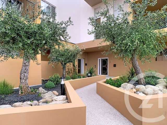 Afficher la photo en grand Appartement F3 à vendre - 3 pièces - 76.62 m2 - POLLESTRES - 66 - LANGUEDOC-ROUSSILLON - Century 21 Terres Catalanes