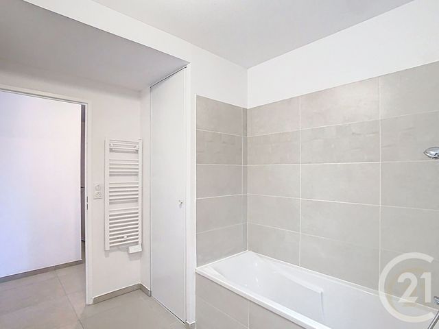 Afficher la photo en grand Appartement F3 à vendre - 3 pièces - 76.62 m2 - POLLESTRES - 66 - LANGUEDOC-ROUSSILLON - Century 21 Terres Catalanes