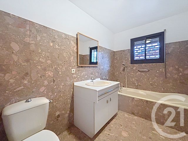 Appartement T4 à louer - 4 pièces - 102.56 m2 - PERPIGNAN - 66 - LANGUEDOC-ROUSSILLON - Century 21 Terres Catalanes