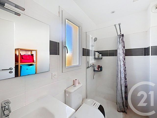 Appartement T4 à louer - 4 pièces - 76.58 m2 - CLAIRA - 66 - LANGUEDOC-ROUSSILLON - Century 21 Terres Catalanes