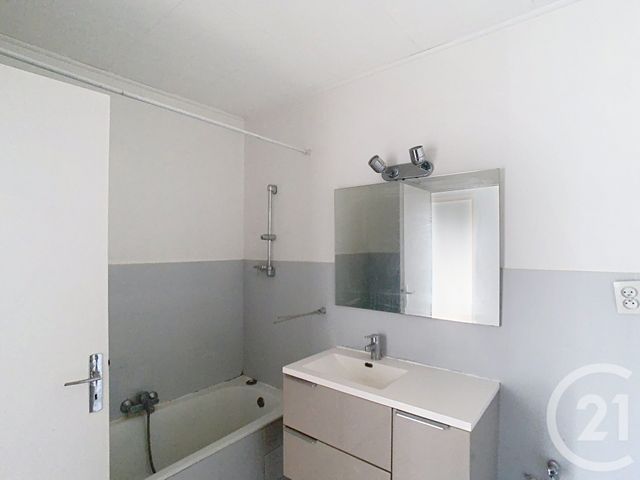 Appartement F3 à vendre - 3 pièces - 61.75 m2 - PERPIGNAN - 66 - LANGUEDOC-ROUSSILLON - Century 21 Terres Catalanes