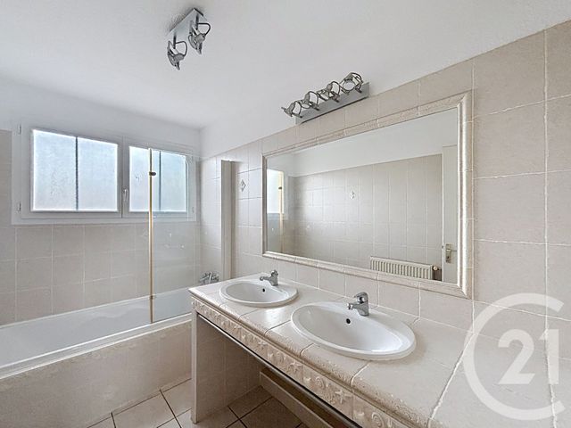 Appartement T4 à louer - 4 pièces - 82.37 m2 - PERPIGNAN - 66 - LANGUEDOC-ROUSSILLON - Century 21 Terres Catalanes