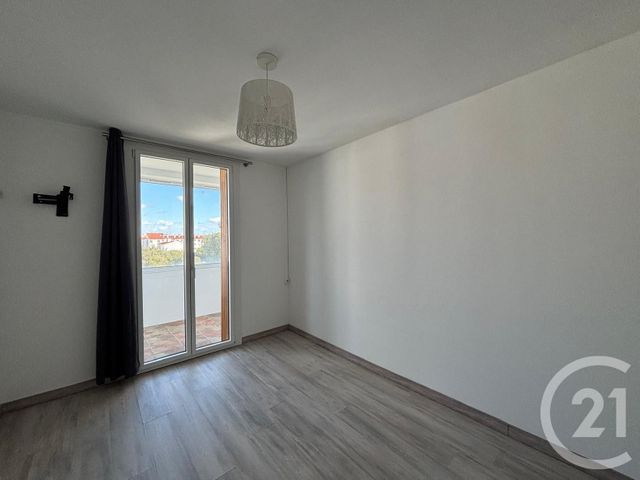 Appartement T5 à louer - 5 pièces - 82.74 m2 - PERPIGNAN - 66 - LANGUEDOC-ROUSSILLON - Century 21 Terres Catalanes