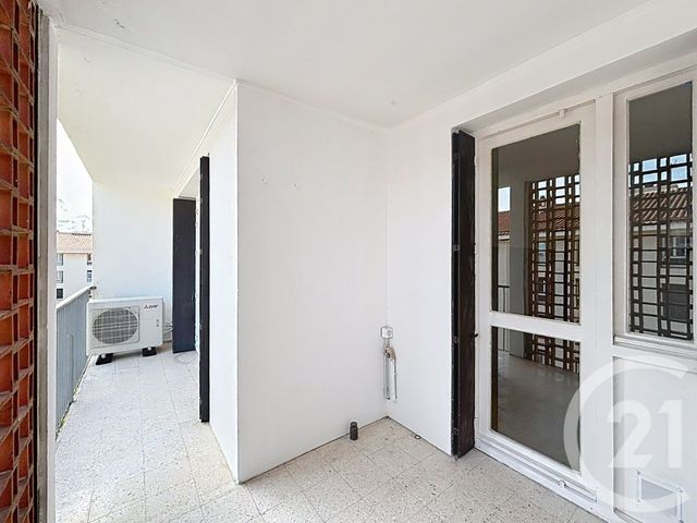 Appartement T3 à louer - 3 pièces - 77.52 m2 - PERPIGNAN - 66 - LANGUEDOC-ROUSSILLON - Century 21 Terres Catalanes