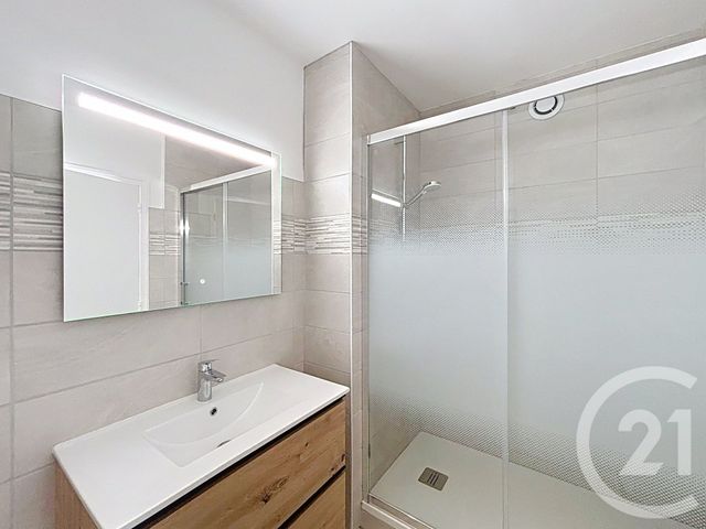 Appartement T3 à louer - 3 pièces - 77.52 m2 - PERPIGNAN - 66 - LANGUEDOC-ROUSSILLON - Century 21 Terres Catalanes