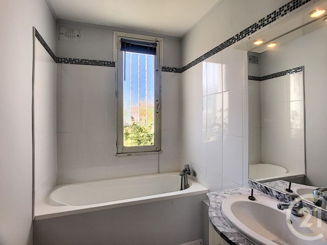 Appartement F3 à louer - 3 pièces - 69.45 m2 - PERPIGNAN - 66 - LANGUEDOC-ROUSSILLON - Century 21 Terres Catalanes