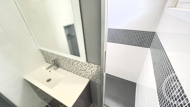 Appartement F3 à louer - 3 pièces - 70.0 m2 - PERPIGNAN - 66 - LANGUEDOC-ROUSSILLON - Century 21 Terres Catalanes
