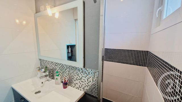 Appartement F3 à louer - 3 pièces - 70.0 m2 - PERPIGNAN - 66 - LANGUEDOC-ROUSSILLON - Century 21 Terres Catalanes