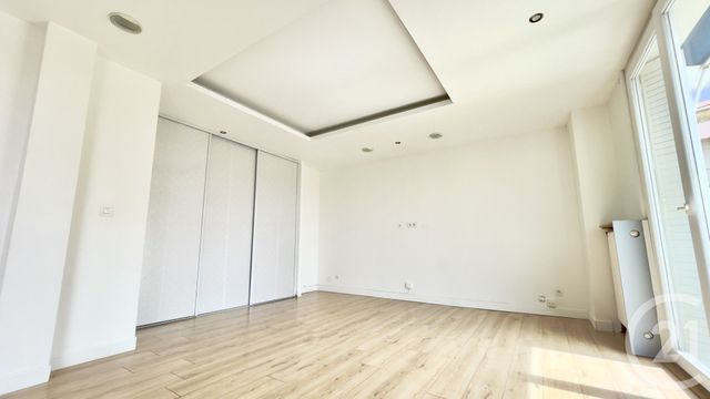 Appartement F3 à louer - 3 pièces - 70.0 m2 - PERPIGNAN - 66 - LANGUEDOC-ROUSSILLON - Century 21 Terres Catalanes