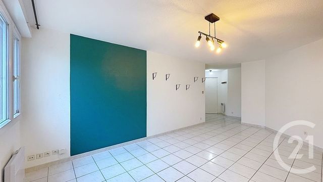 Appartement F3 à louer - 3 pièces - 57.61 m2 - ST ESTEVE - 66 - LANGUEDOC-ROUSSILLON - Century 21 Terres Catalanes