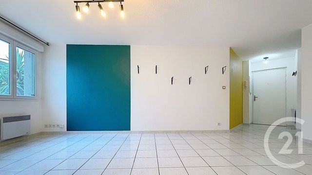 Appartement F3 à louer - 3 pièces - 57.61 m2 - ST ESTEVE - 66 - LANGUEDOC-ROUSSILLON - Century 21 Terres Catalanes