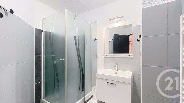 Appartement F3 à louer - 3 pièces - 57.61 m2 - ST ESTEVE - 66 - LANGUEDOC-ROUSSILLON - Century 21 Terres Catalanes