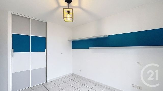 Appartement F3 à louer - 3 pièces - 57.61 m2 - ST ESTEVE - 66 - LANGUEDOC-ROUSSILLON - Century 21 Terres Catalanes