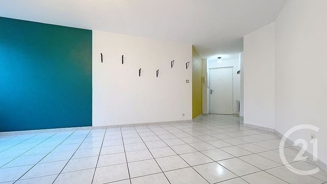 Appartement F3 à louer - 3 pièces - 57.61 m2 - ST ESTEVE - 66 - LANGUEDOC-ROUSSILLON - Century 21 Terres Catalanes