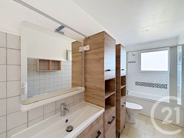 Appartement F3 à louer - 3 pièces - 69.93 m2 - PERPIGNAN - 66 - LANGUEDOC-ROUSSILLON - Century 21 Terres Catalanes